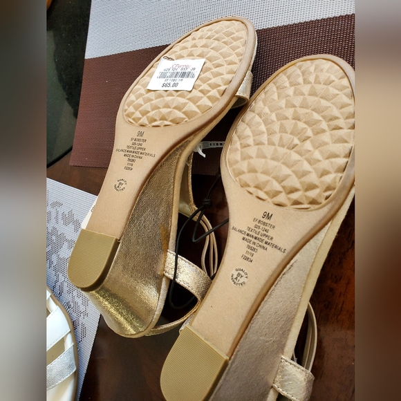 Woman sz. 9 Sandals NEW - Picture 2 of 3